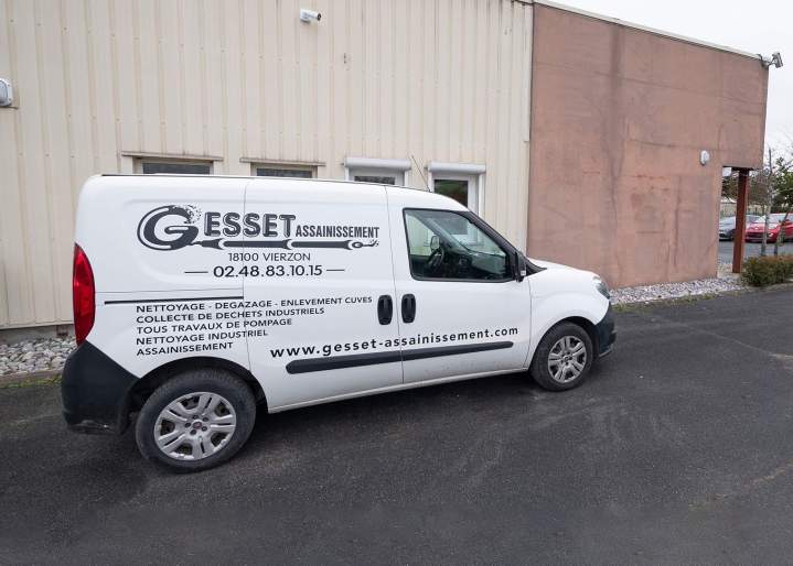 Nos équipements et véhicules à Cher